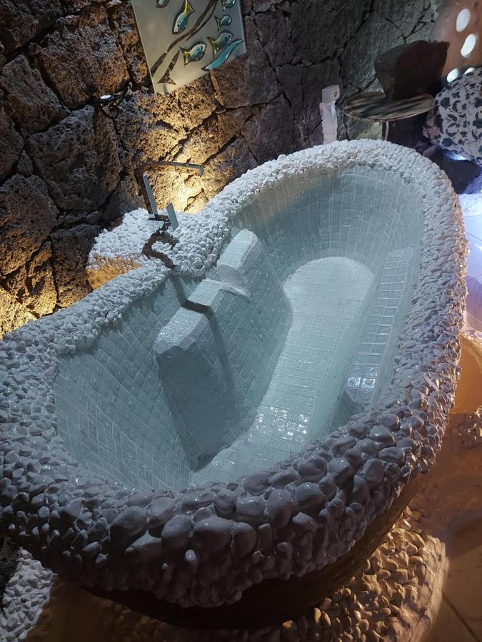 Aloelux Villa ! - Private Villa With Jacuzzi, Cinema ,Massage ,Wonderful View, Art Desing Villa Conil Exterior photo