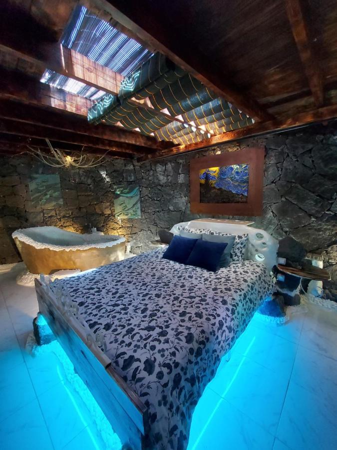 Aloelux Villa ! - Private Villa With Jacuzzi, Cinema ,Massage ,Wonderful View, Art Desing Villa Conil Exterior photo